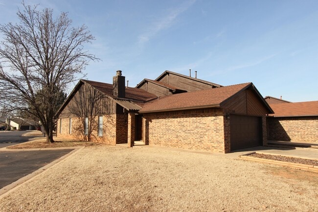 Primary Photo - 4700 Hemlock Ln