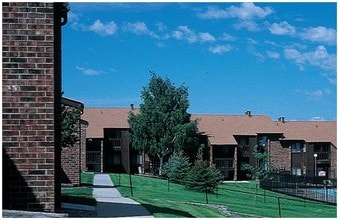 Building Photo - Quail Run