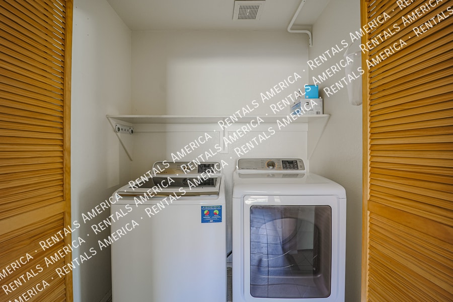 Building Photo - 2187 E Arabian Dr