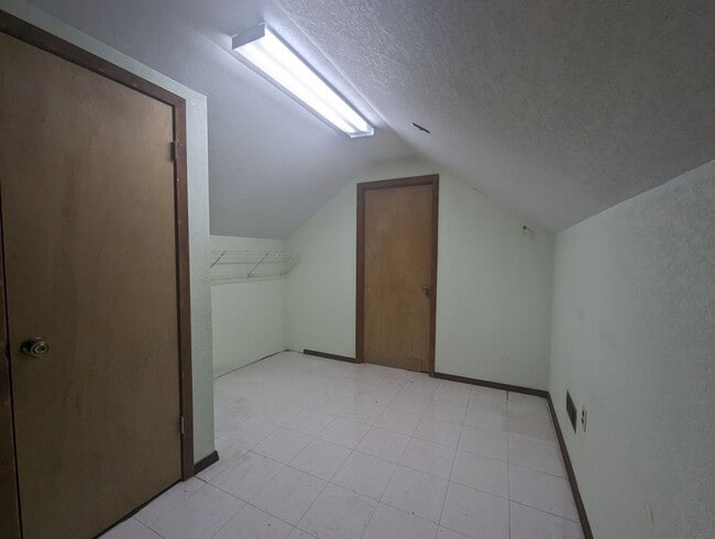 Building Photo - 4 Bedroom/2 Bathroom Home in Batesville