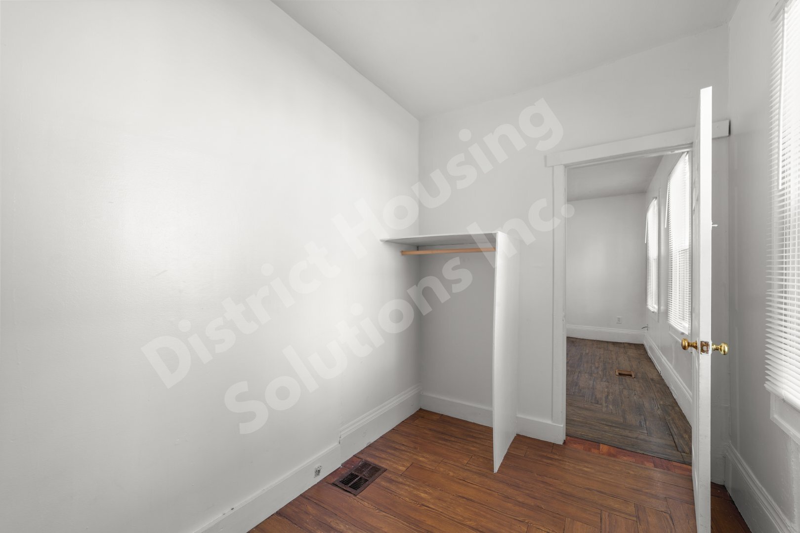 Building Photo - 8302 Sowinski Ave