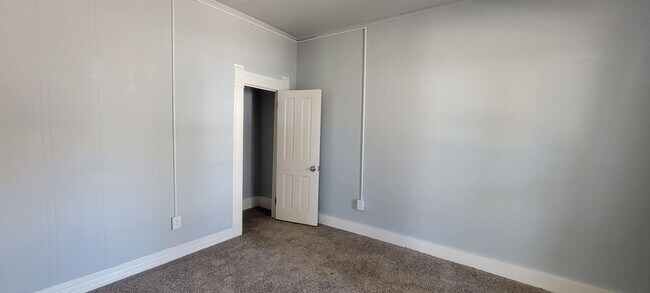 Building Photo - 408 Rudd Ave
