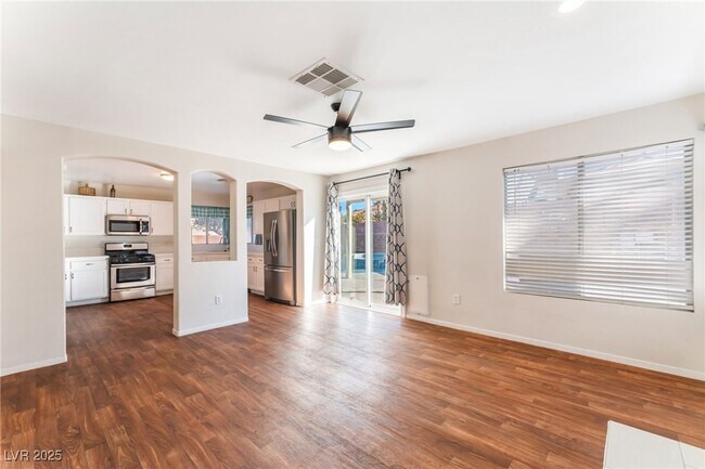 Building Photo - 8401 Cinnamon Hill Ave