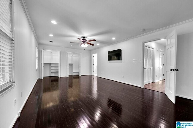 Building Photo - 25 The Falls Dr