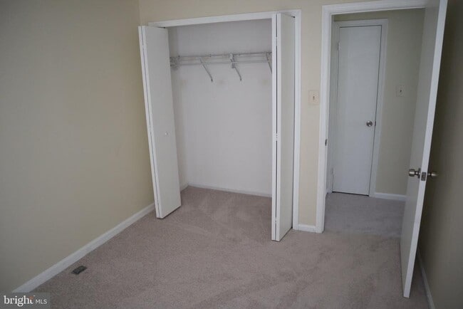 Building Photo - 10848 Douglas Ave