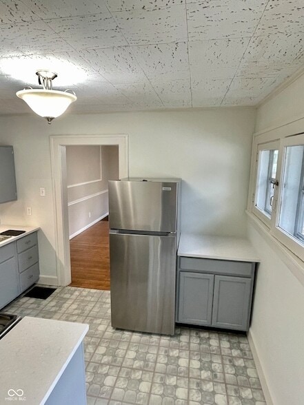 Building Photo - 5841 Julian Ave