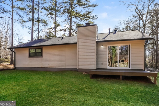 Building Photo - 9319 Forest Knoll Dr