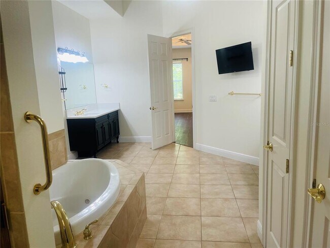 Building Photo - 11357 Preserve View Dr