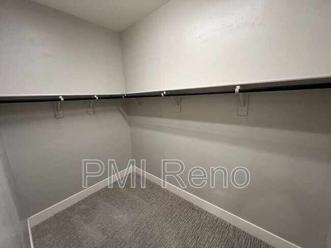 Building Photo - 2176 Selway Dr