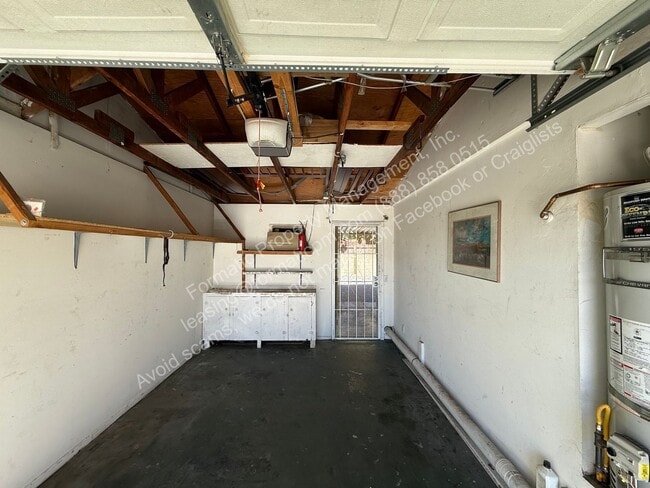 Building Photo - 2328 San Padre Ave