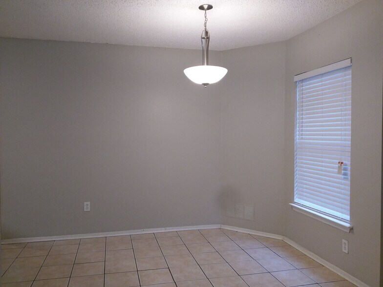 Dining Area - 2524 Corian Glen Dr