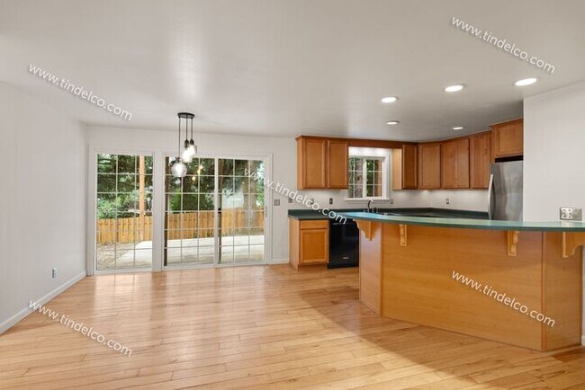 Building Photo - Beautiful 3-Bedroom, 2-Bath Home in Multno...