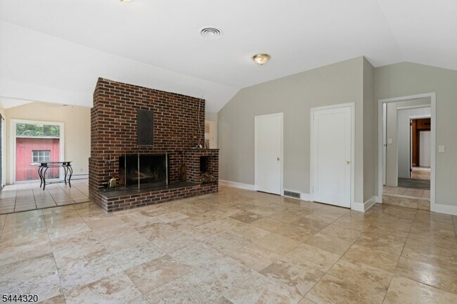 Building Photo - 62 Gaston Rd