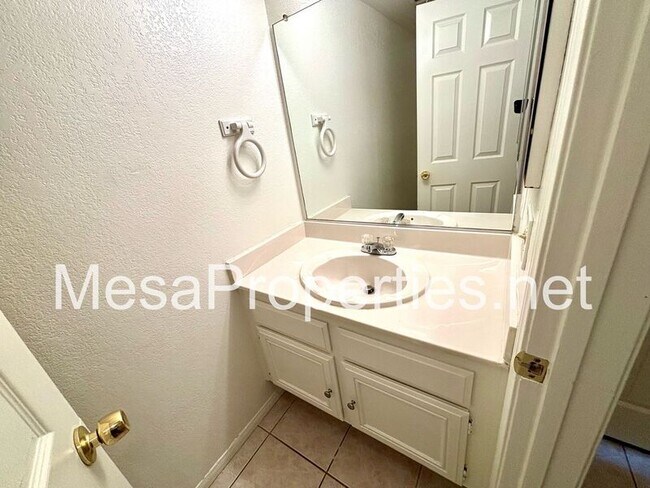 Building Photo - 15261 San Jose Dr