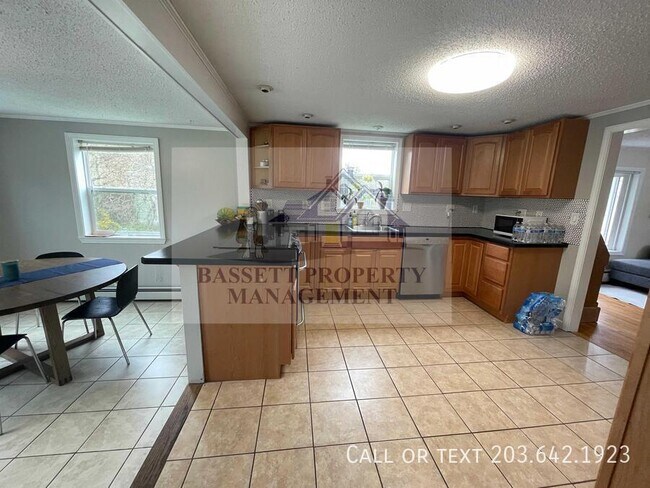 Building Photo - 56 Sperry Dr