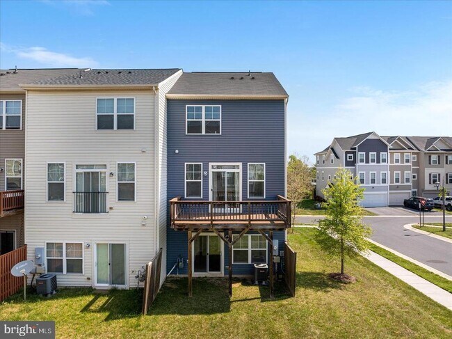 Building Photo - 109 Splendor Gdn Wy