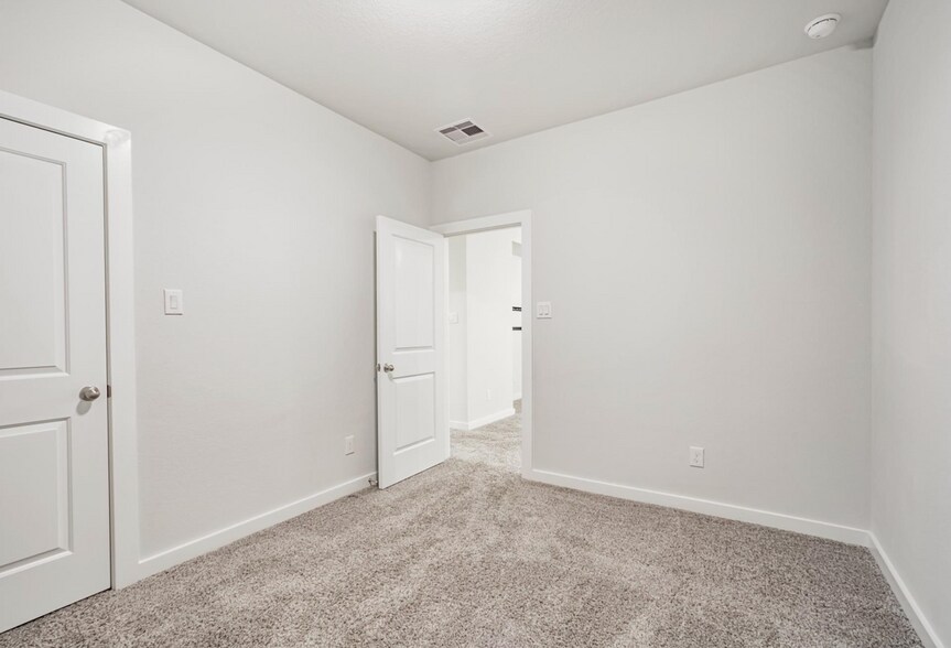 Building Photo - 27028 Hidden Rock Ct