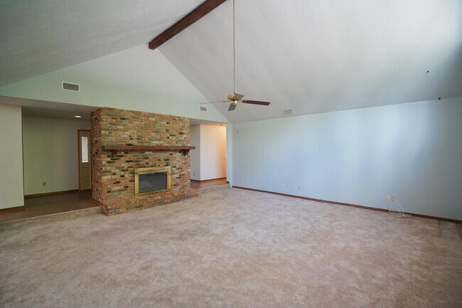 Building Photo - 1309 Domingo Dr