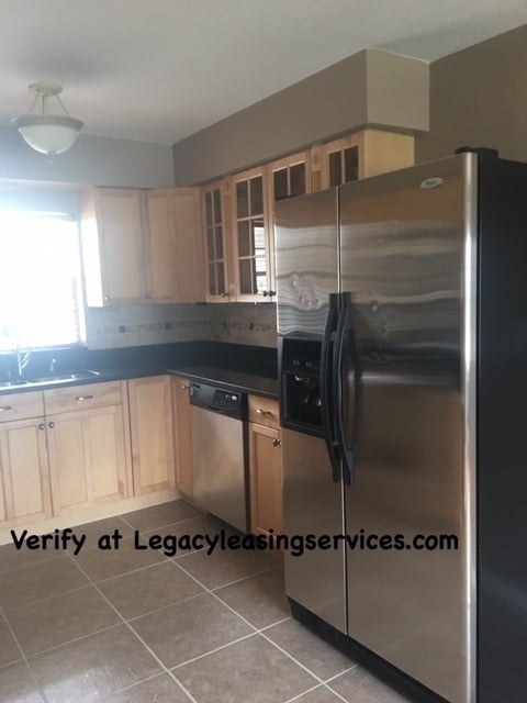 Building Photo - Remodeled 4/2 Home-Lawncare Included