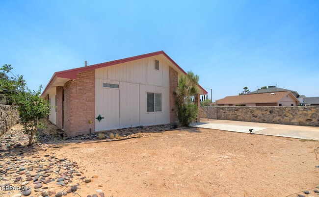 Building Photo - 11833 Imperial Gem Ave