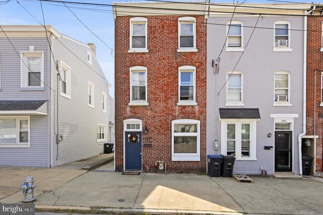 Building Photo - 343 Spring Mill Ave