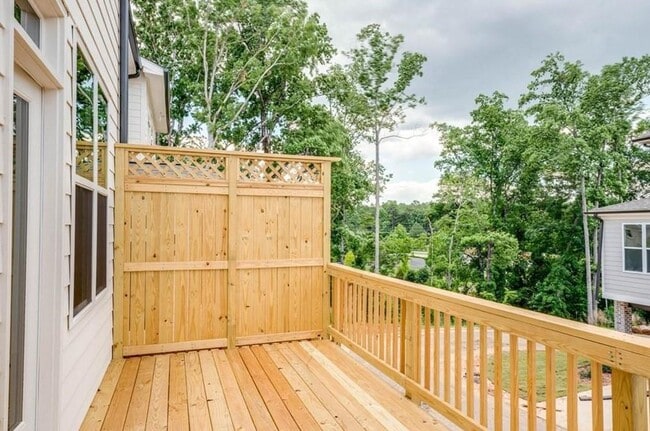 Building Photo - 4590 Sims Pk Overlook