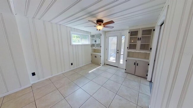 Building Photo - 6374 Hampton Dr N