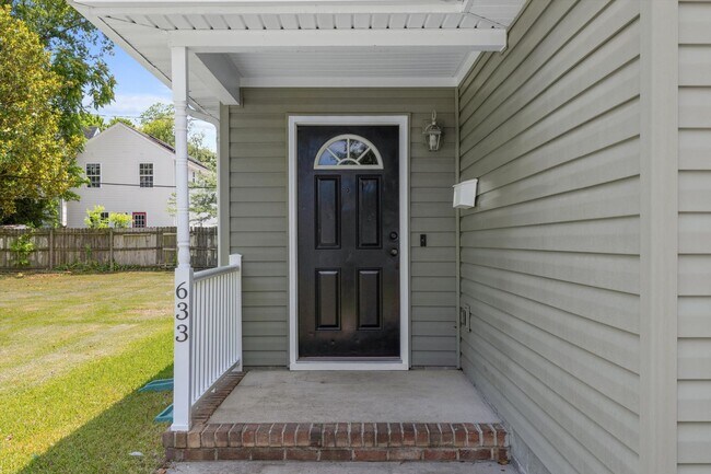 Building Photo - Stylish 3BR/2BA Single-Level Living in Nor...