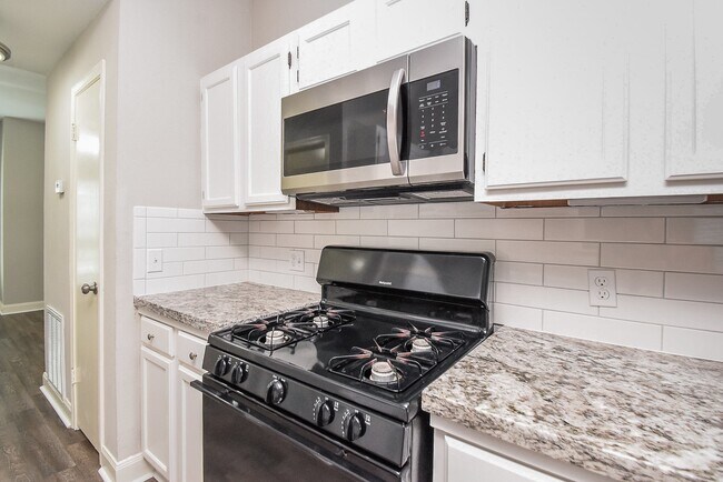 Building Photo - 3030 Great Lakes Ave