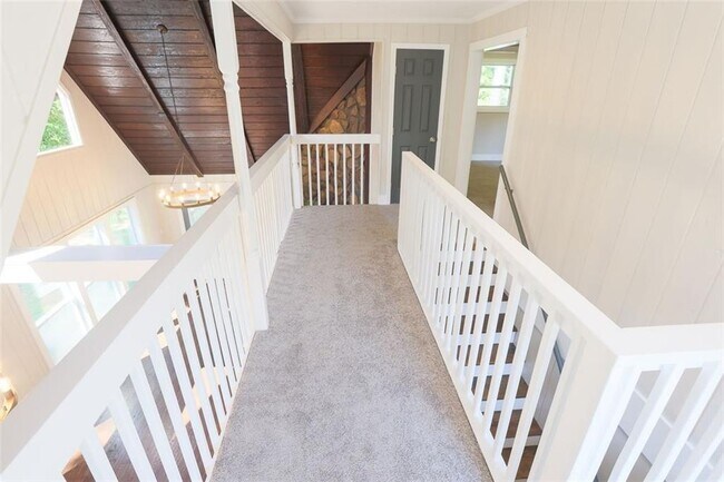 Building Photo - 548 McCurdy Rd