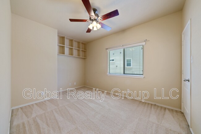 Building Photo - 308 Rustic Tr