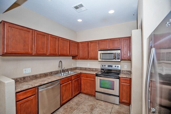 Building Photo - 3565 W 22nd St