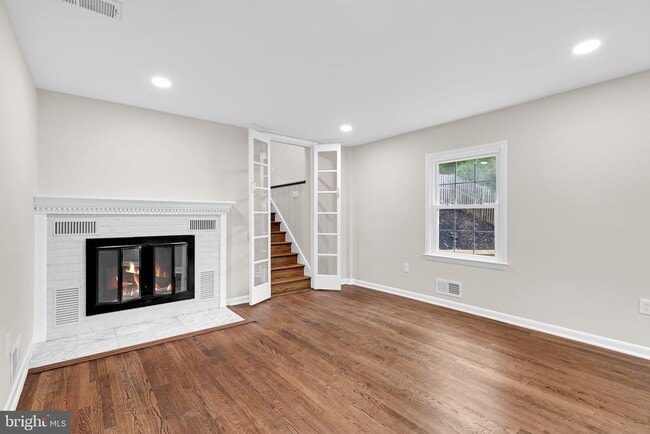 Building Photo - 3009 S Hill St