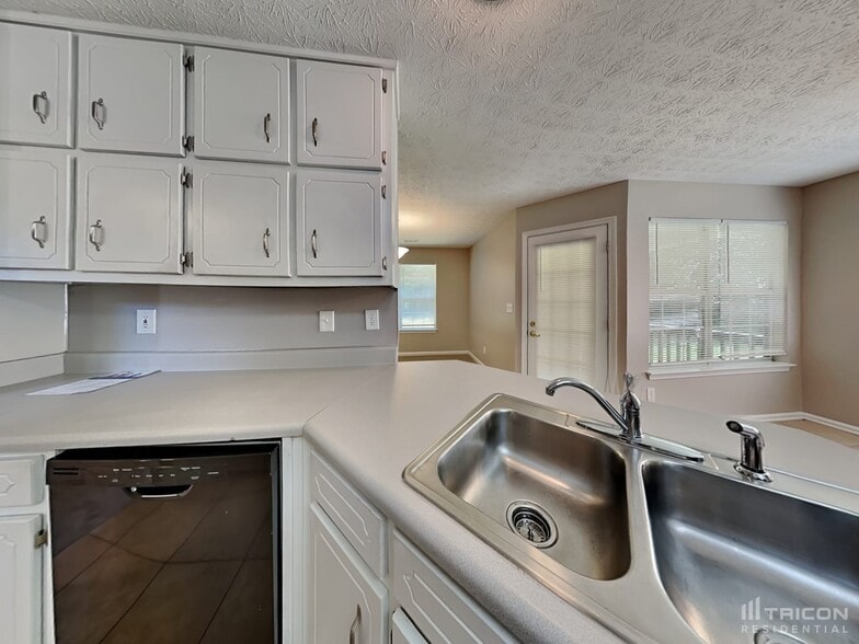 Building Photo - 538 Grove Pointe Ct