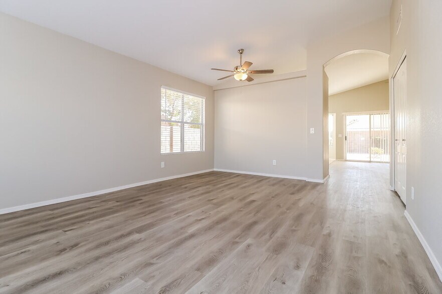 Building Photo - 9847 W Irma Ln