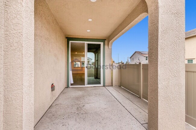 Building Photo - 1056 Knox Way