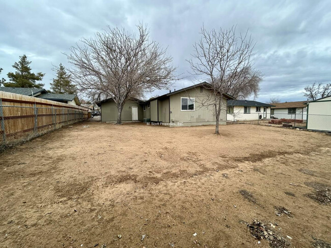 Building Photo - 925 Opalite Dr