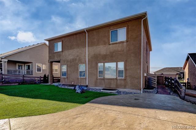 Building Photo - 884 Black Arrow Dr