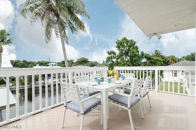 Building Photo - 2662 Riverview Dr