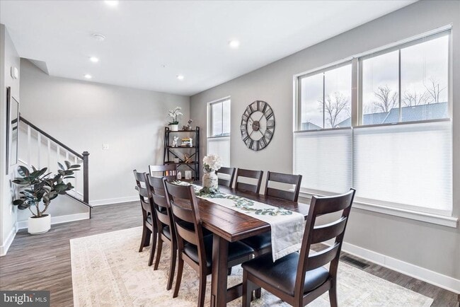 Building Photo - 5924 Pecking Stone St