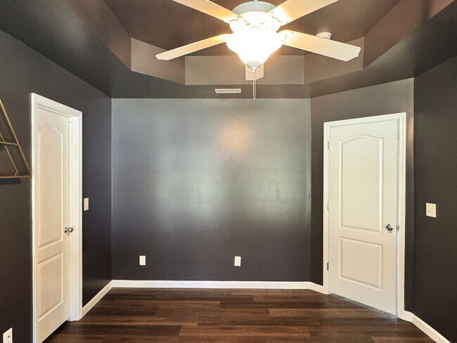 Building Photo - Comfort, Charm & Room for Everything You Love!