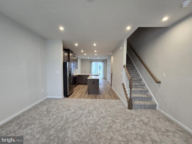 Building Photo - 4928 Dunhaven Dr