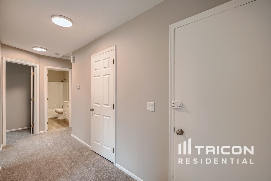Building Photo - 1814 Lacota Ln