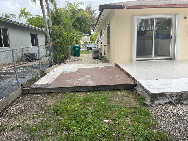 Building Photo - 18737 SW 100th Ave