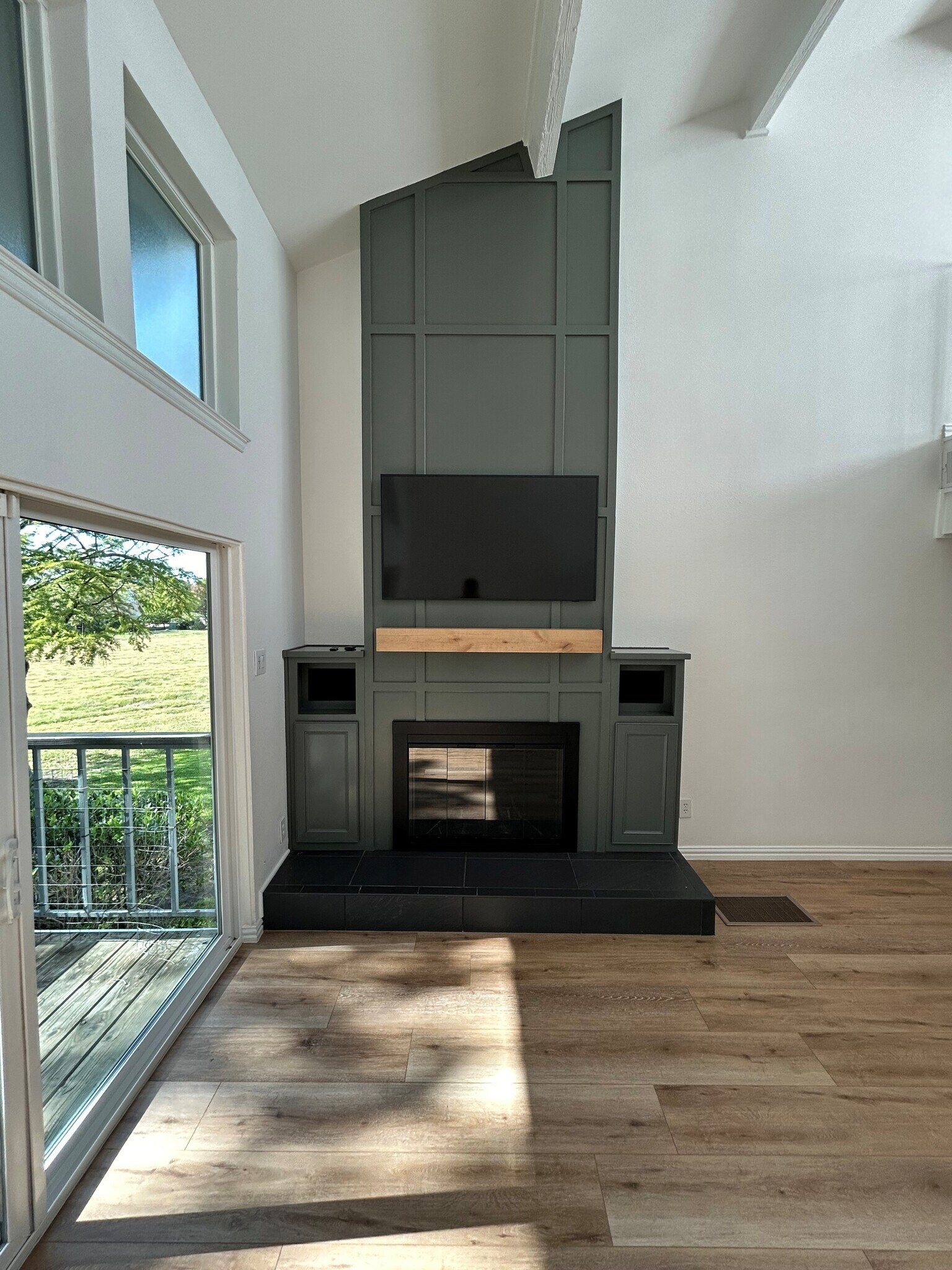 Building Photo - 300 Rush Creek Dr