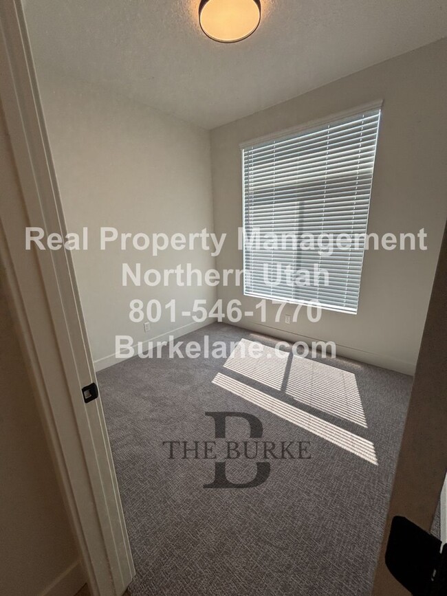 Building Photo - Brand New Townhomes in Farmington