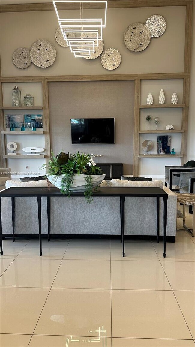 Building Photo - 3423 W 110th St