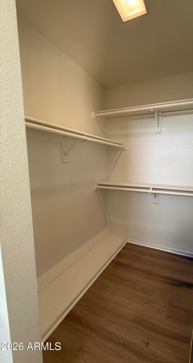 Building Photo - 2020 W Union Hills Dr