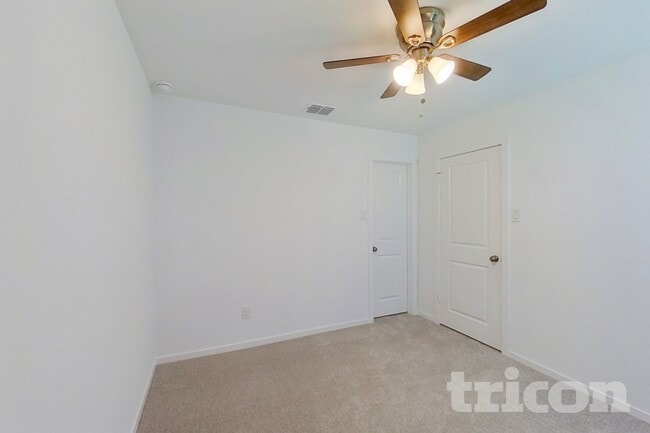 Building Photo - 1604 Parlier St