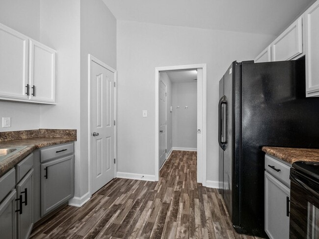 Building Photo - Welcome to Woodbury Farm!